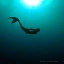 suchbeautyandyetdeadly:  everythingdatilove:A REAL LIFE #MERMAID IM PRETTY SURE A HUMAN WANT SWIM THAT DAMN LOW 😩 #MERMAIDSThis beautiful mermaid is Mermaid Hyli and she is incredible.