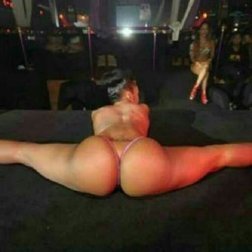 Porn Pics bigdaddylong5:  Mmm sexy body  DAMN
