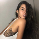 para de me olhar e me beija logo 