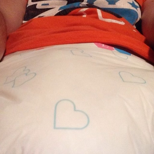 diaperboy100:  The THICKEST diaper I’ve ever worn. Perfect for my upcoming day off   What a cutie~