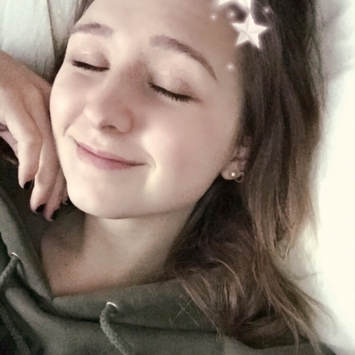 drunkvanity:  shout out to the girls that hate their bodies but are trying really really hard to find the beauty and comfort in them because that shit is hard and takes a lot of time and is emotionally exhausting. i’m proud of y’all. 