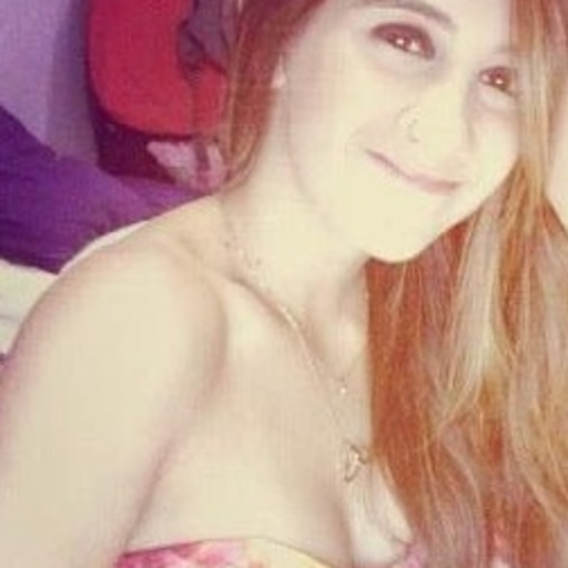 ‎"Sabe essa garota que tá dançando lá na pista e você tá babando por ela, amigo? Minha ex namorada. Faz uns três meses que eu terminei com ela. Eu a traí todos os dias. E quando ela dizia que me amava eu ria. Sabe essas roupas coladas e esse