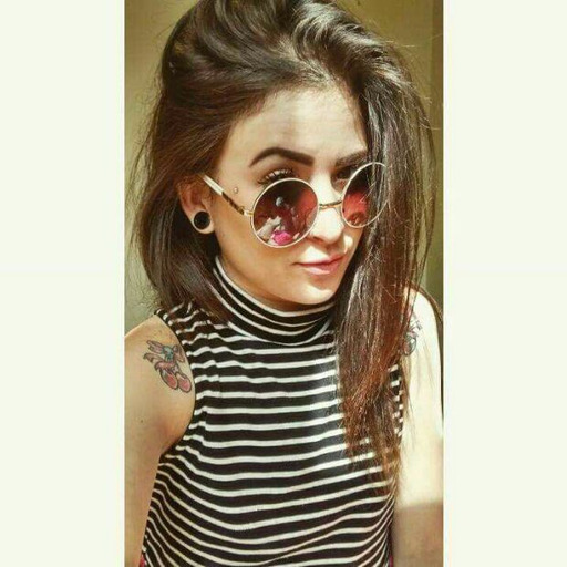 "Posso estar sorrindo ou parecer bem,mas sinceramente,eu estou um lixo."