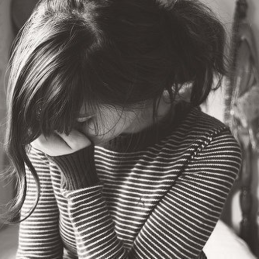 É duro ficar com aquela vontade de chorar, engolindo o choro, só para não derramar lágrimas na frente dos outros.