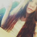 Ich hätte auch mal gerne jemanden, der spontan von der Tür steht und will dass ich mit raus komme. Eine Person, die mich nachts zuspamt, weil sie nicht schlafen kann und mich vermisst und mir ständig um den Hals fällt, wenn wir zusammen abhängen.