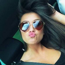 Nunca brinque com o coração de uma mulher. Brinque com os peitos, ela tem dois