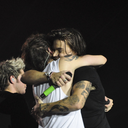 Reblog if you ship larry