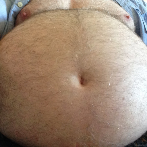 dcgluttonhog:  mikebigbear:  superchubly:  Moobs and a cascade of belly.  Such sexy blubber  massive blubber   Thanks…but hmm, I’m pretty sure I  captioned this video…(suspicious eyeing)