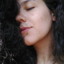 Eu não estou triste por você estar longe de mim, e sim, por você estar feliz longe