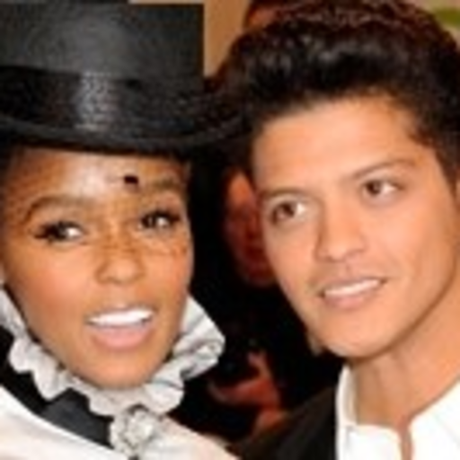 We-love-Bruno: Exclusive: Bruno Mars Says 'Breaking Dawn' Song Shows 'Darker Side of Love'