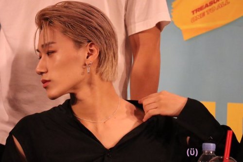 ateezdata:190720 yongsan fansign (ϋ)*⋆ ✈ • do not edit.