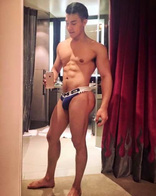 kastroboit:  Hot hunks! adult photos