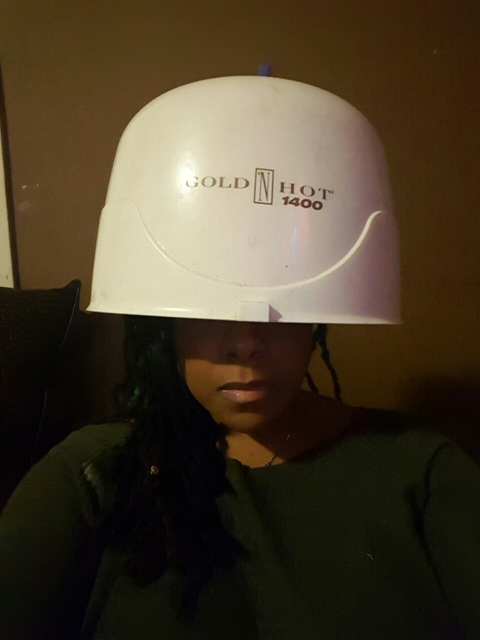 dynastylnoire:  My first move of 2k16 was taking the yarn off my locs and getting