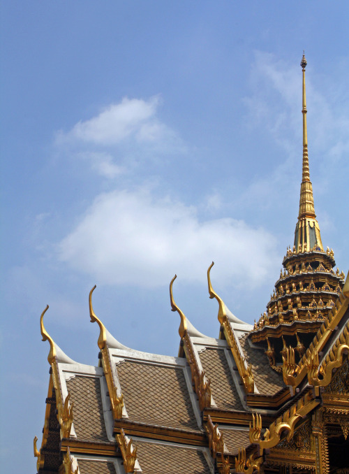 Detail of a traditional, 4-layer Thai temple roof.
