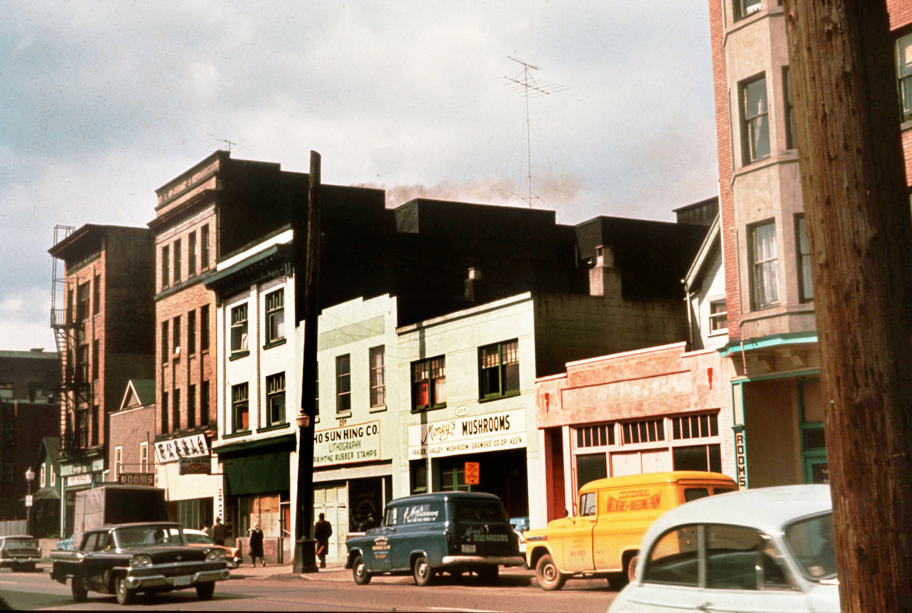 pasttensevancouver:  200 block East Georgia Street, 1960s The print shop in the middle