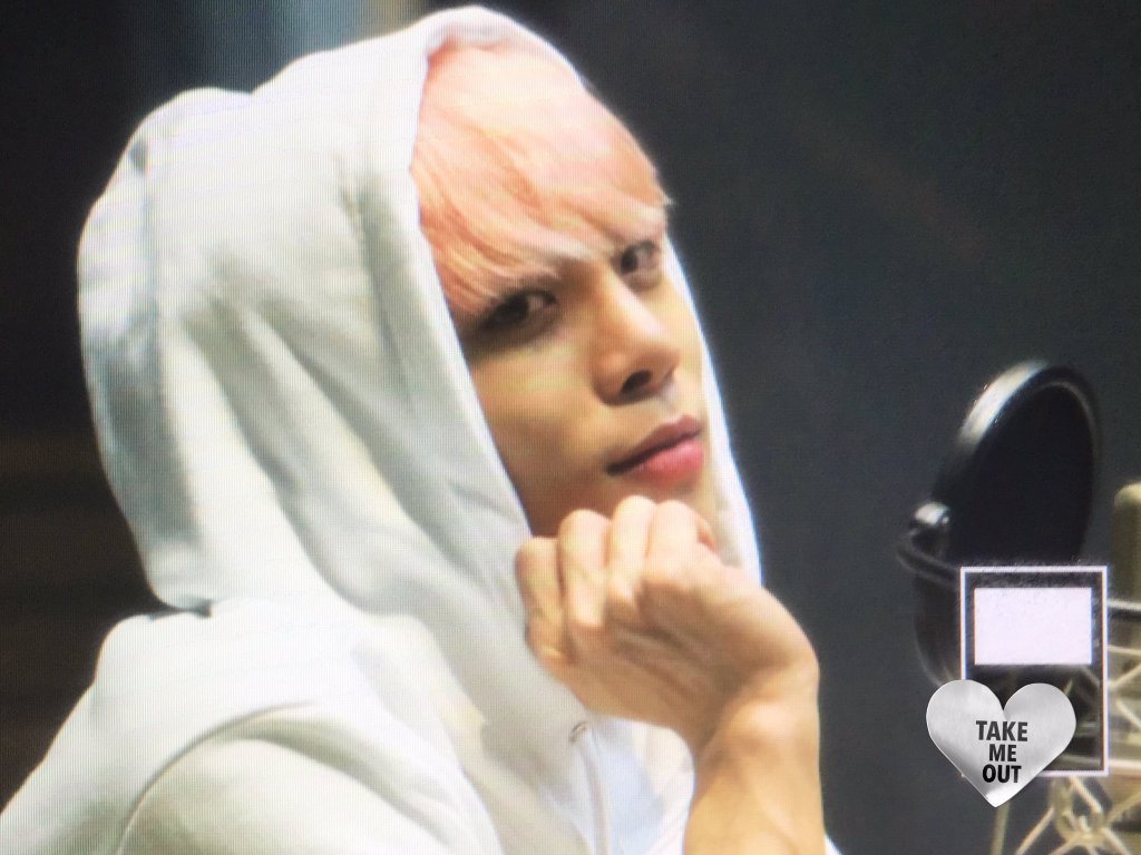 fyjjong:   blue night radio (garden studio) ♡ 160526© take me out (do not edit