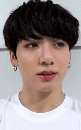apgujeon:jungkook - mbc gayo daejaejeon behind