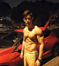 evianguy:  Hawt Asian Stud!