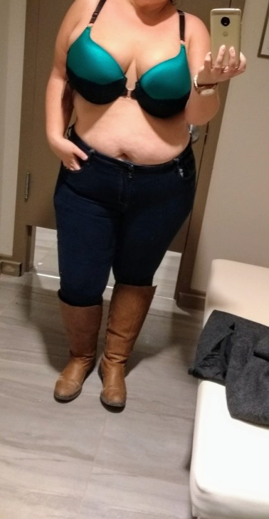 big-tits-wide-hips: Bra shopping. Couldn’t quite get the right fit though