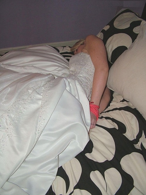 milesiantales:  As Patricia lay on the bed, adult photos