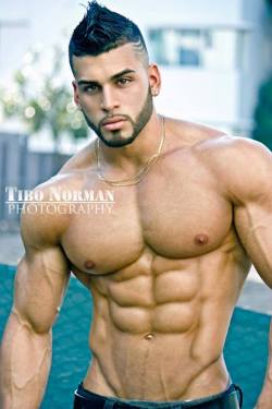 muscle-addicted:  Gerardo Gabriel