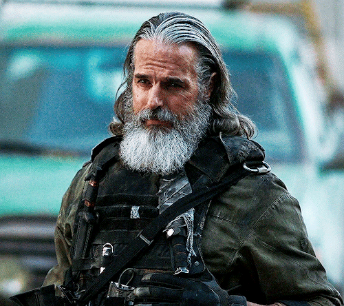 JEFFREY PIERCE As Tommy Perry In THE LAST OF US (2023 ) Episode 1.04 Please Hold To My Hand