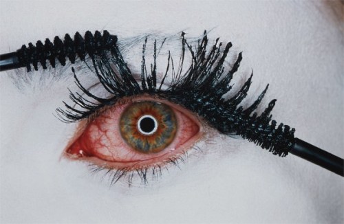 Mascara Wars - Irving Penn (April 17-2001)