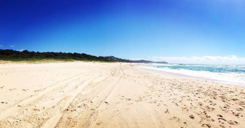 Endless#portmacquarie #lighthouse #beach #lighthousebeach #sand #surf #home (at Light House Beach,