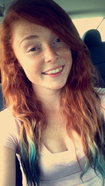 coatygirl: I was happy earlier today. Feine Sommersprossen