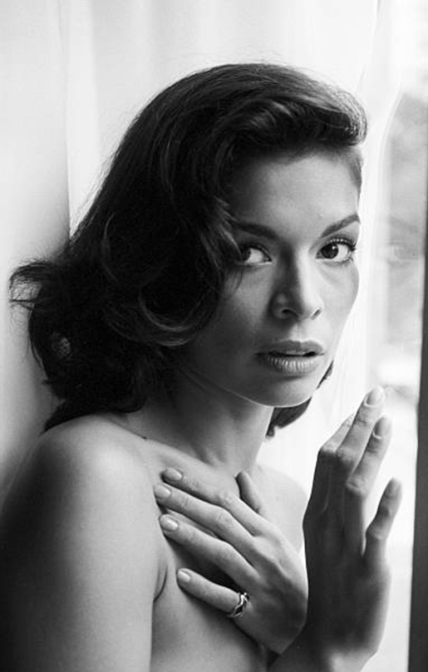 twixnmix - Bianca Jagger photographed by Jack Garofalo in...