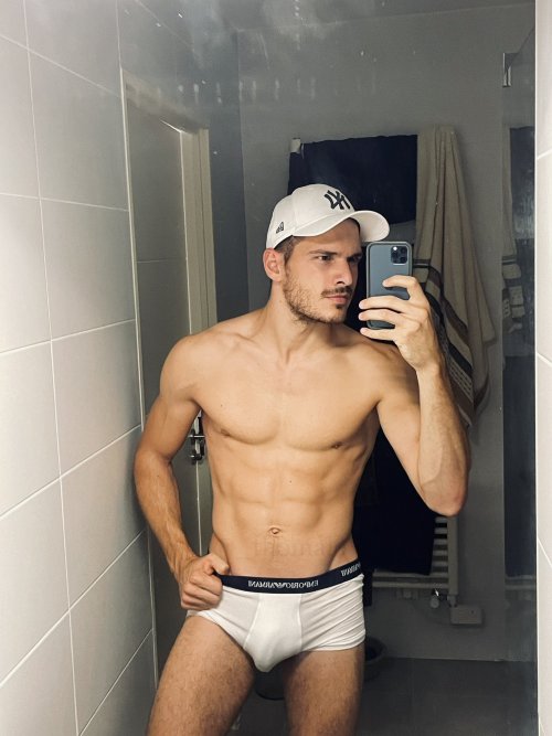 realbulgeblog:    Follow in Instagram: https://www.instagram.com/realbulgeblog/