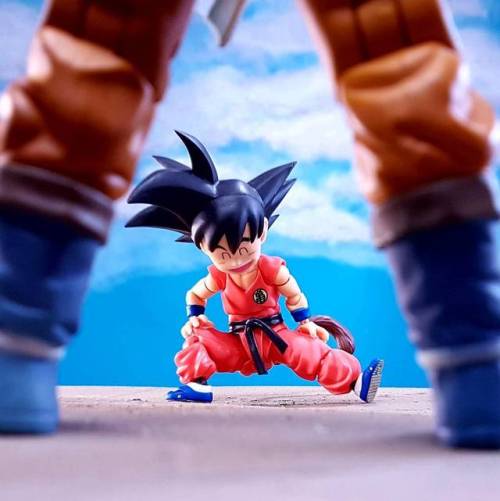 Having too much fun with this Kid Goku figure!