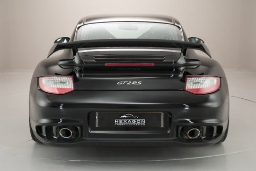 nerddecarro:Porsche 911 GT2 RS (997) 2010