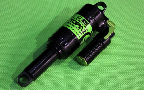 aces5050:DVO Topaz Shock - Taipei Show 2015 - Pinkbike