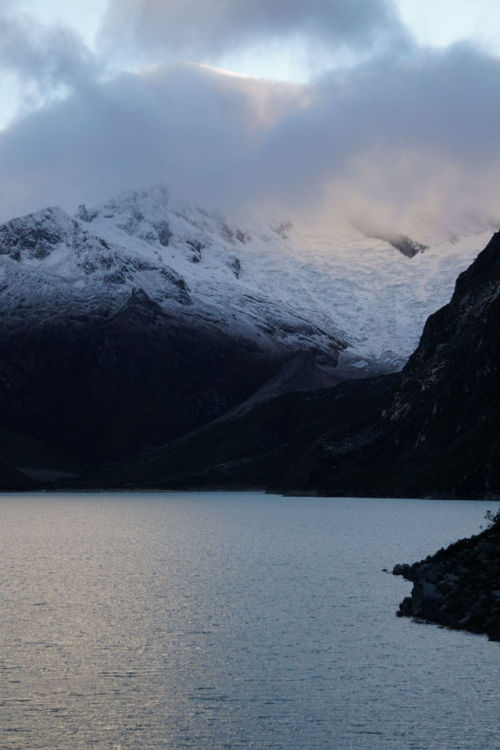 Lake Paron + Tunnel Punta Olimpica Resting at 4,200 metres, Lake Parón is the largest lake in the Co