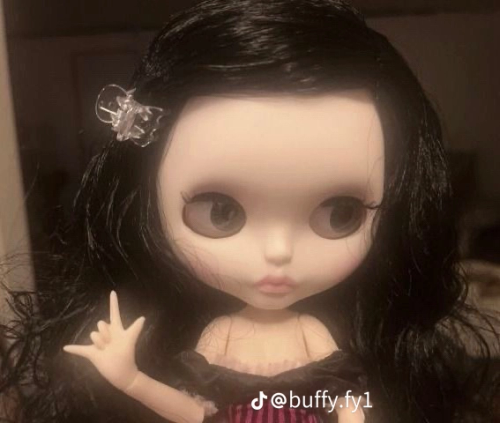 Not A Face Reveal, But This Is Kind Of What I Look Like