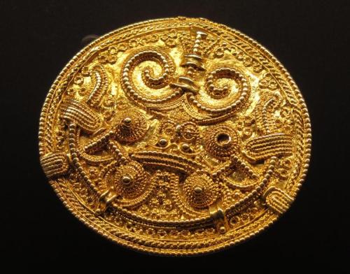 just-a-little-history:Viking gold brooch - Viking Museum Haithabu (Hedeby), Schleswig, GermanySource