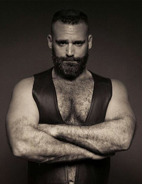 Follow my two hairy men blogs:http://sambrcln.tumblr.comhttp://hairysex.tumblr.com