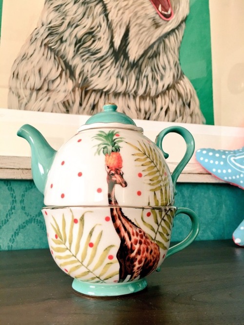I found a pair of pot and mug. A beautiful combination of what Danny loves and hates. Just perfectio