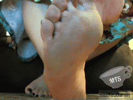 missfreudianslit:  I love foot boys! I’ve been walking around for a few hours, barefoot, and my feet are kinda dirty…. be a good boy and lick them for me? I want to feel your tongue all over them, inbetween my toes, and all over…  |    Niteflirt
