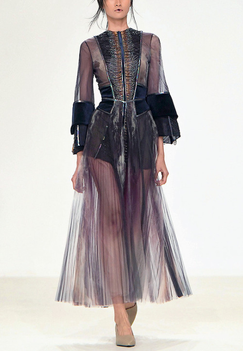 evermore-fashion: Hassidriss ‘She Rises at Dusk’ Fall 2020 Haute Couture Collection