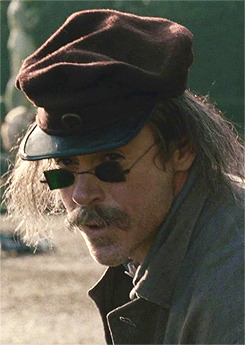  BECAUSE IT’S HALLOWEEN: Sherlock Holmes’ disguises. 