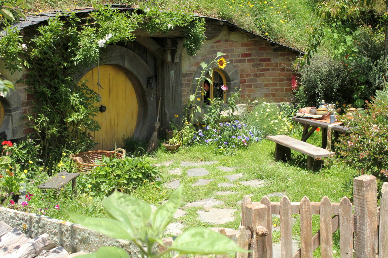 fashbashmash:  My own shots from my trip to Hobbiton yesterday :) Photos: 1. Inside