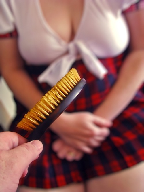 submissivefeminist:  I didn’t bring it to brush your hair, princess.