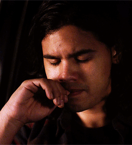 dailycisco:  flash rewatch ϟ favorite acting moments (3/?) And he killed 14 officers.
