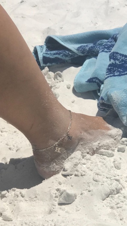 hotwife-elizabeth:At the beach. Anklet on display 24/7 The anklet tells a tale! To those in the know