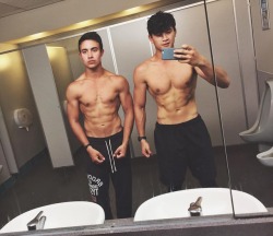 petersadrian:Shoutout to this dude for helping me get in shape 👊 @williamshewfelt #redblue