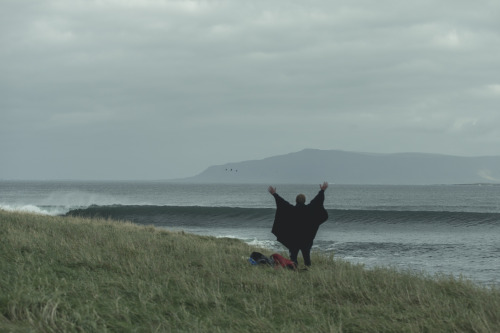 ellithor:  It only took five years to get this wave right again…Ingo Olsen enjoying being the only inhabitant of a small island