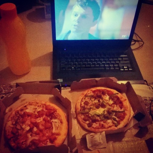 AHS + free pizza = perfect dinner #americanhorrorstory #freepizza #latenightdatenight #perfect