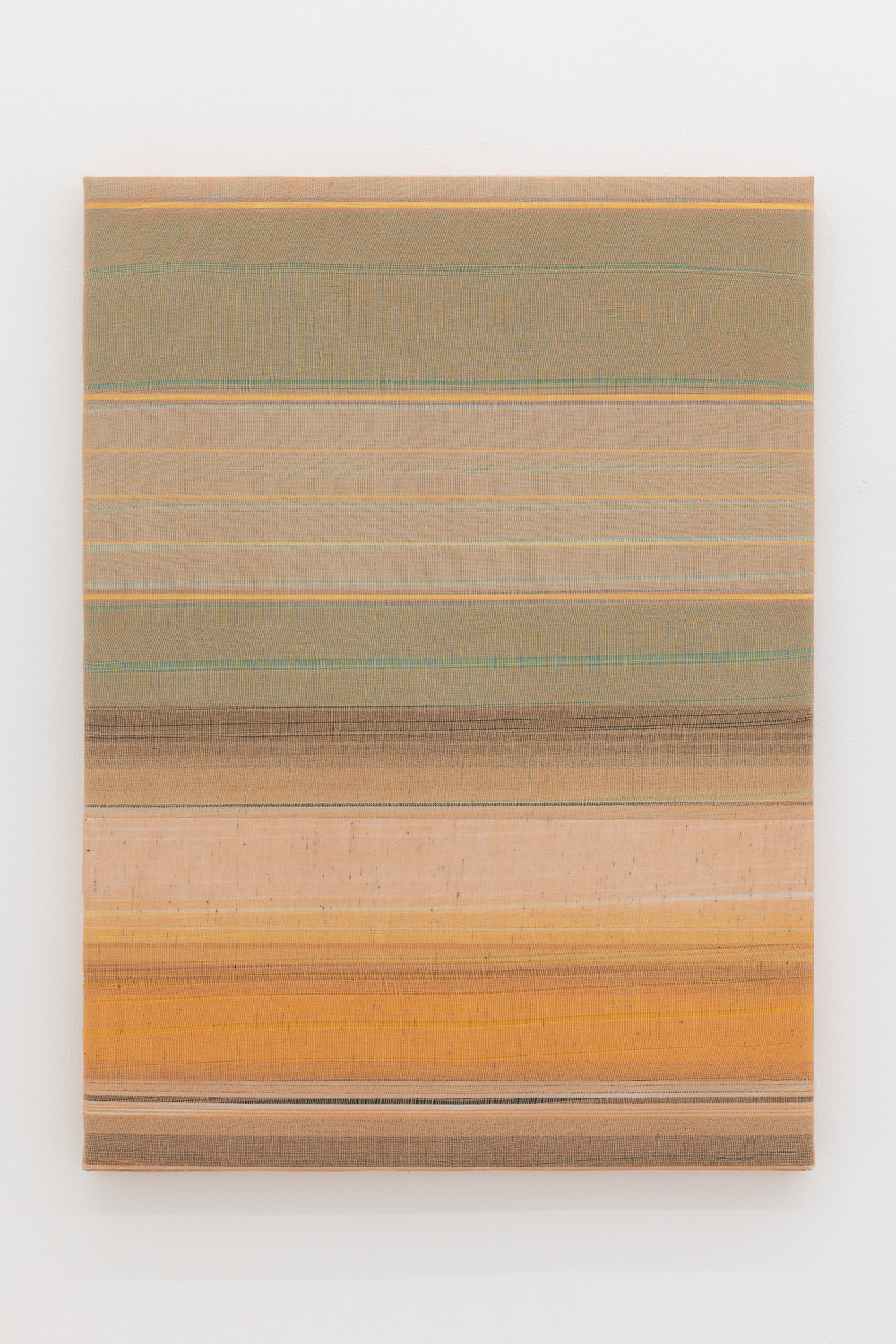 Horizons (Green surface flickering and flaming in red and yellow fibres), 2022
wooden stretcher, shop awning canvas and scrim naturally dyed with Madder root
75 x 55 cm